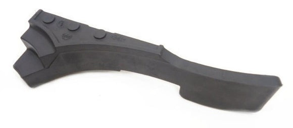 Dolmar Ps-6400, Ps-7300, Ps-7310, Ps-7900, Ps-7910, Makita Dcs6421, Ea7300, Ea7301, Ea7900, Ea7901 Clutch Cover Rubber Chip Guide New Oem 038213190